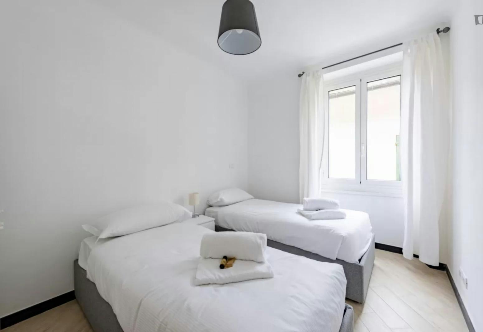 Large 2-bedroom apartment near the De Ferrari metro