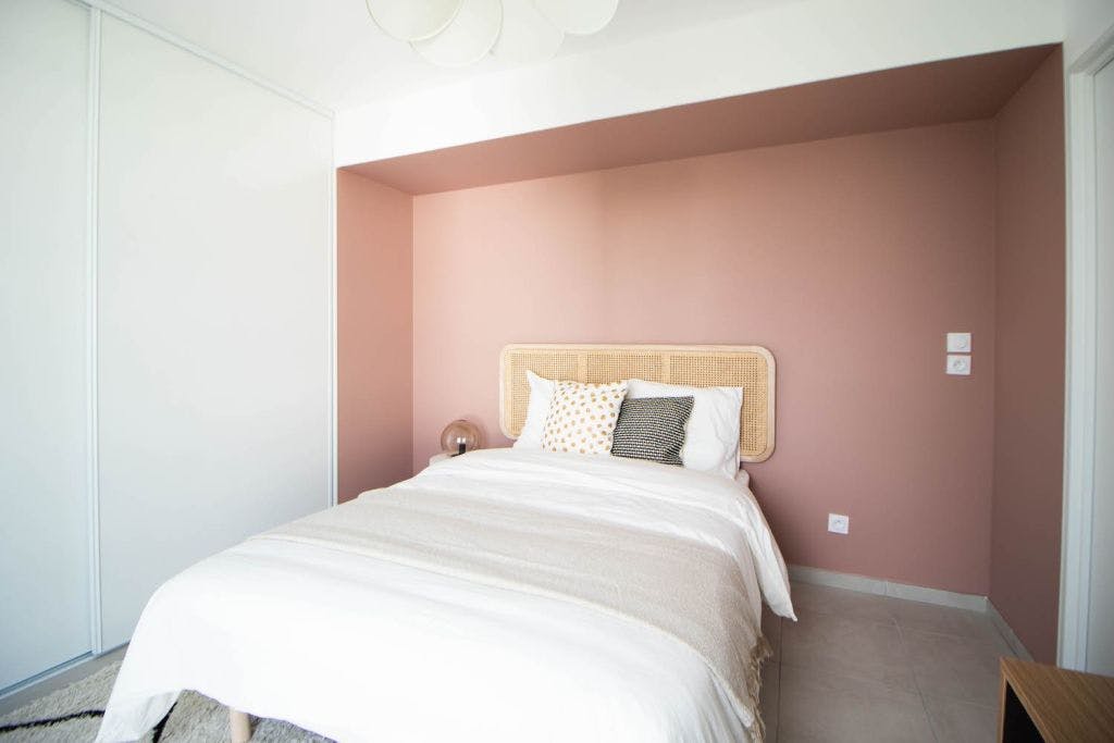 Amazing bedroom of 14 m² with terrace near Lyon - LYO51