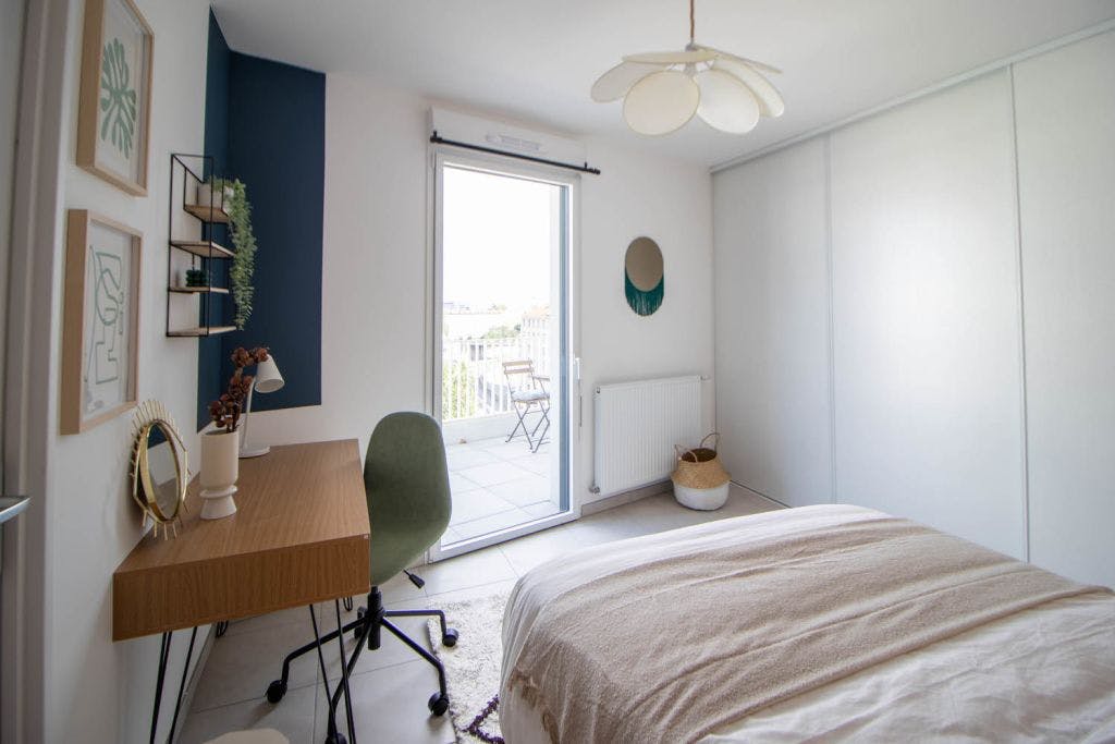 Amazing bedroom of 14 m² with terrace near Lyon - LYO51