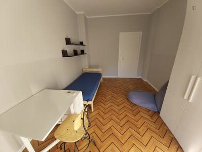Single bedroom in a 3-bedroom apartment near Parco Nord Milano  - Gallery -  2