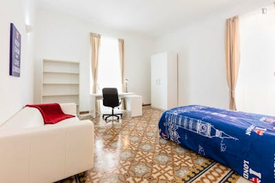 Spacious double bedroom near La Sapienza university