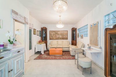 Lovely double bedroom with private bathroom near Castel Maggiore station  - Gallery -  3