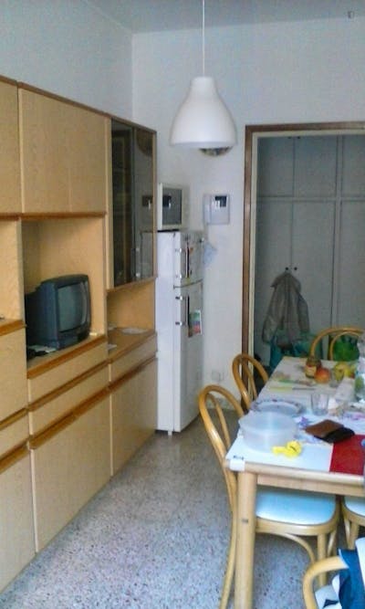Twin bedroom in a 2-bedroom apartment close to Corvetto metro station, M3  - Gallery -  3