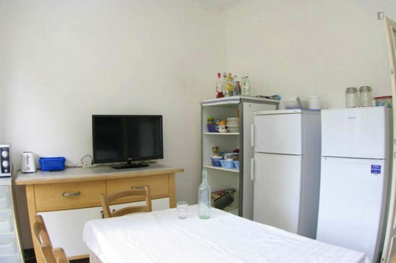 Bed in cool twin bedroom close to Milano Forlanini railway station