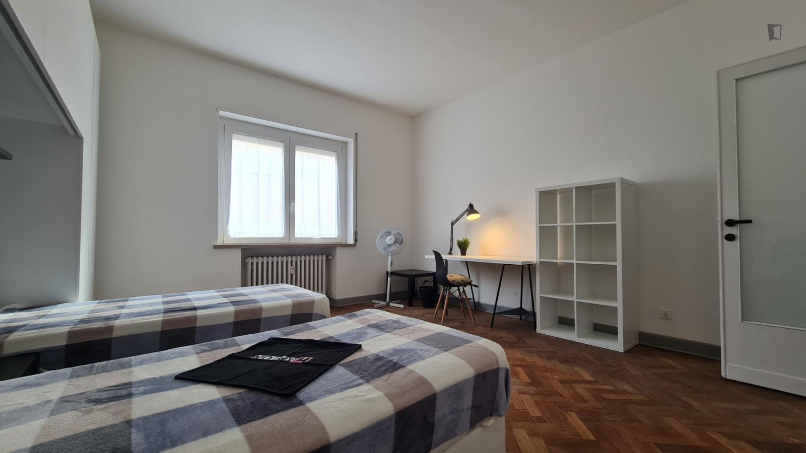 Cosy Twin Bedroom well connnected to Venice