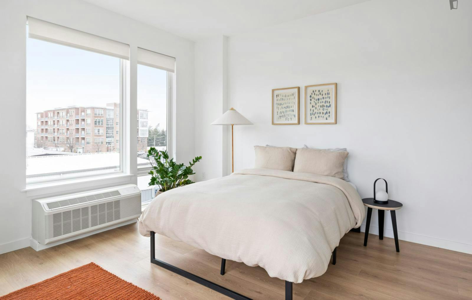 Appealing double bedroom near Lincoln Park