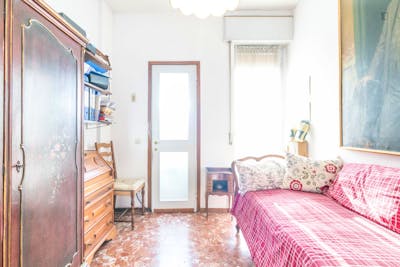 Pretty nice single ensuite bedroom in the Famagosta-Lorenteggio neighbourhood  - Gallery -  2