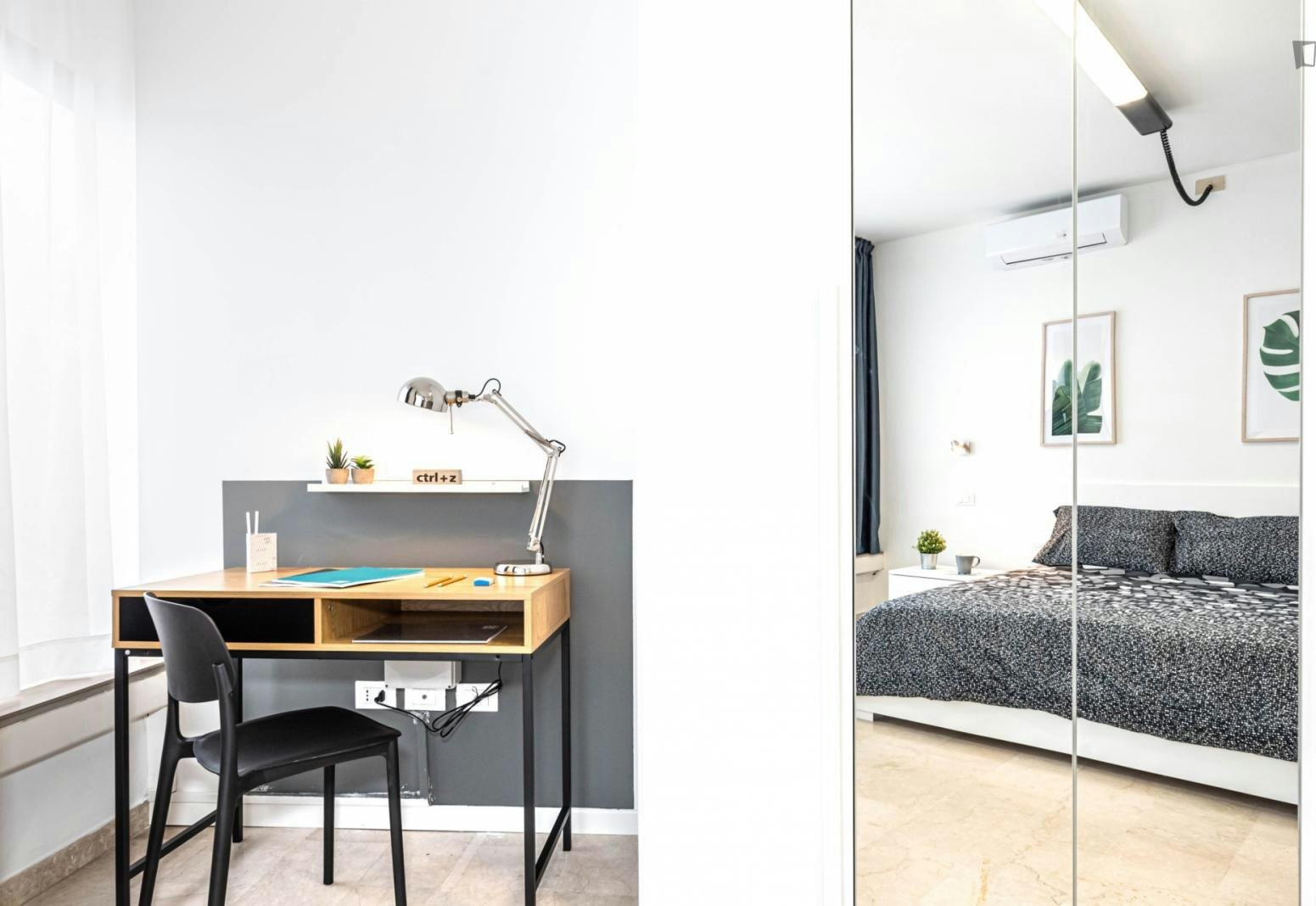 Brilliant double bedroom in Quartiere 2 Nord