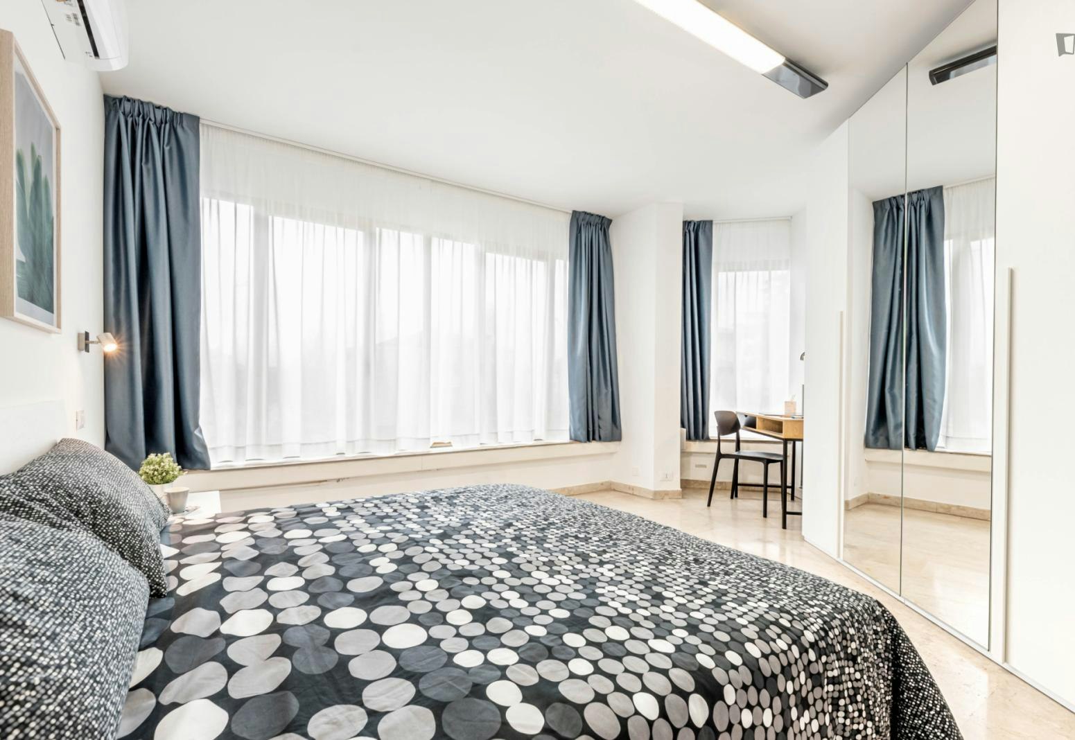 Brilliant double bedroom in Quartiere 2 Nord