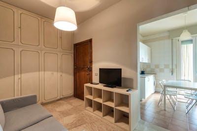 Double bedroom in a 5-bedroom flat, near Villa Fabbricotti  - Gallery -  3