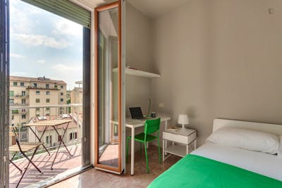 Double bedroom in a 5-bedroom flat, near Villa Fabbricotti  - Gallery -  2