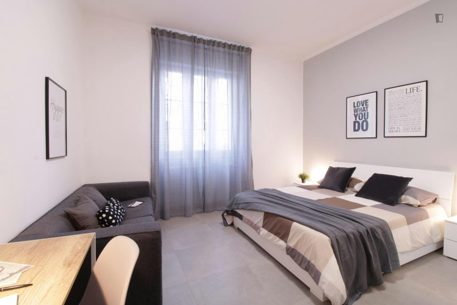 Elegant double bedroom near brescia station