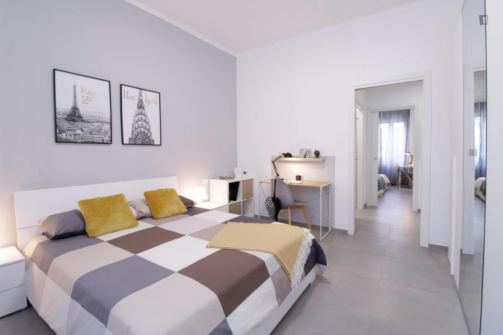 Inviting double bedroom near brescia station