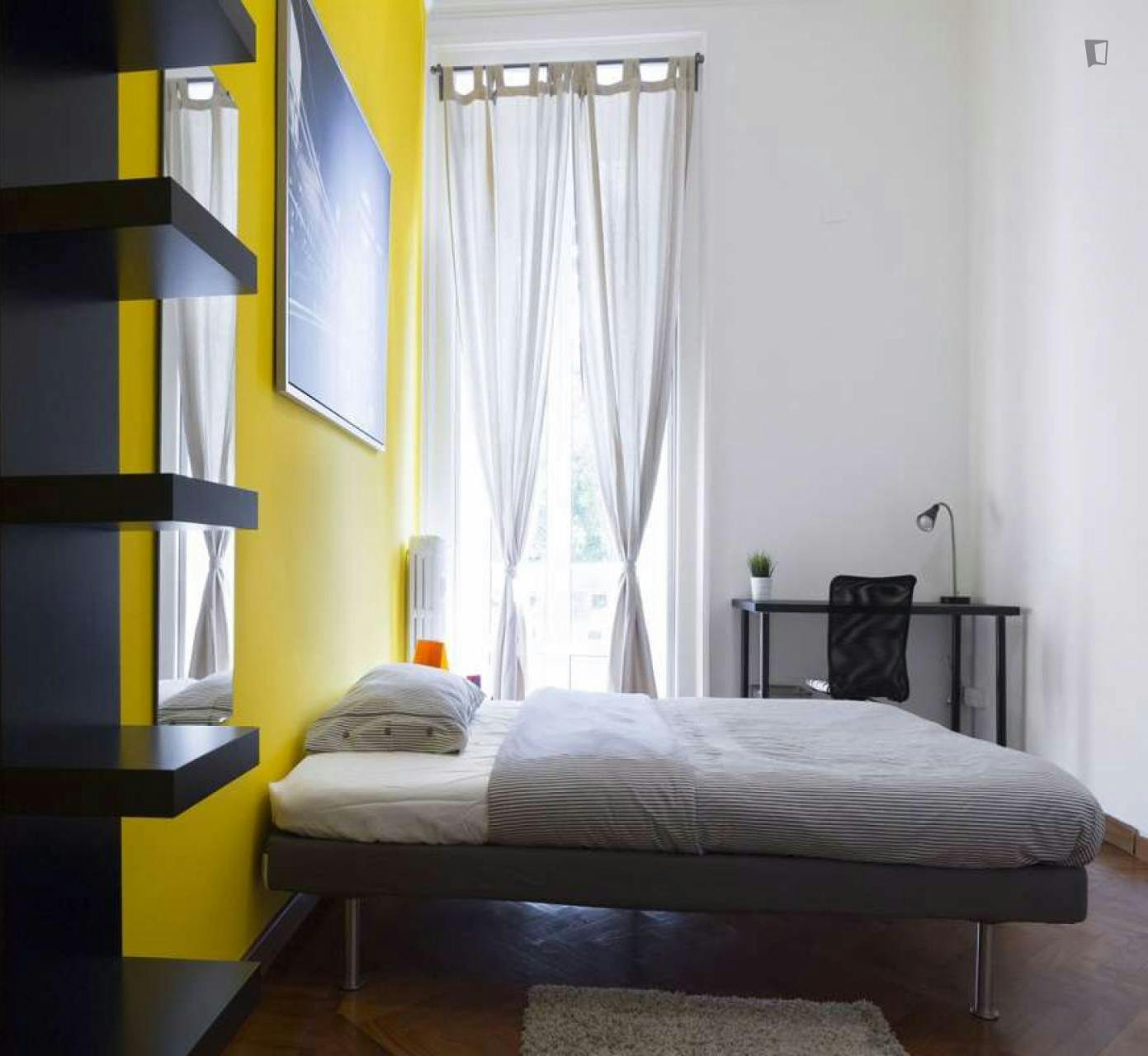 Colourful single bedroom near the Dateo metro 
