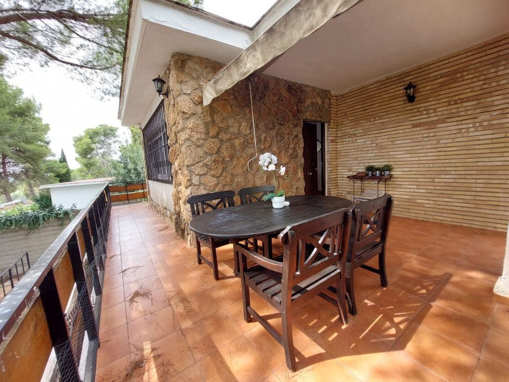 CHALET 15 MINUTES FROM VALENCIA