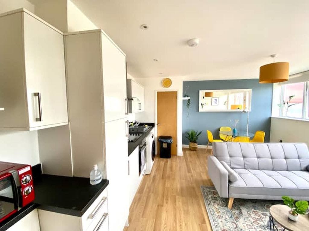 Entire serviced apartment in Hampshire