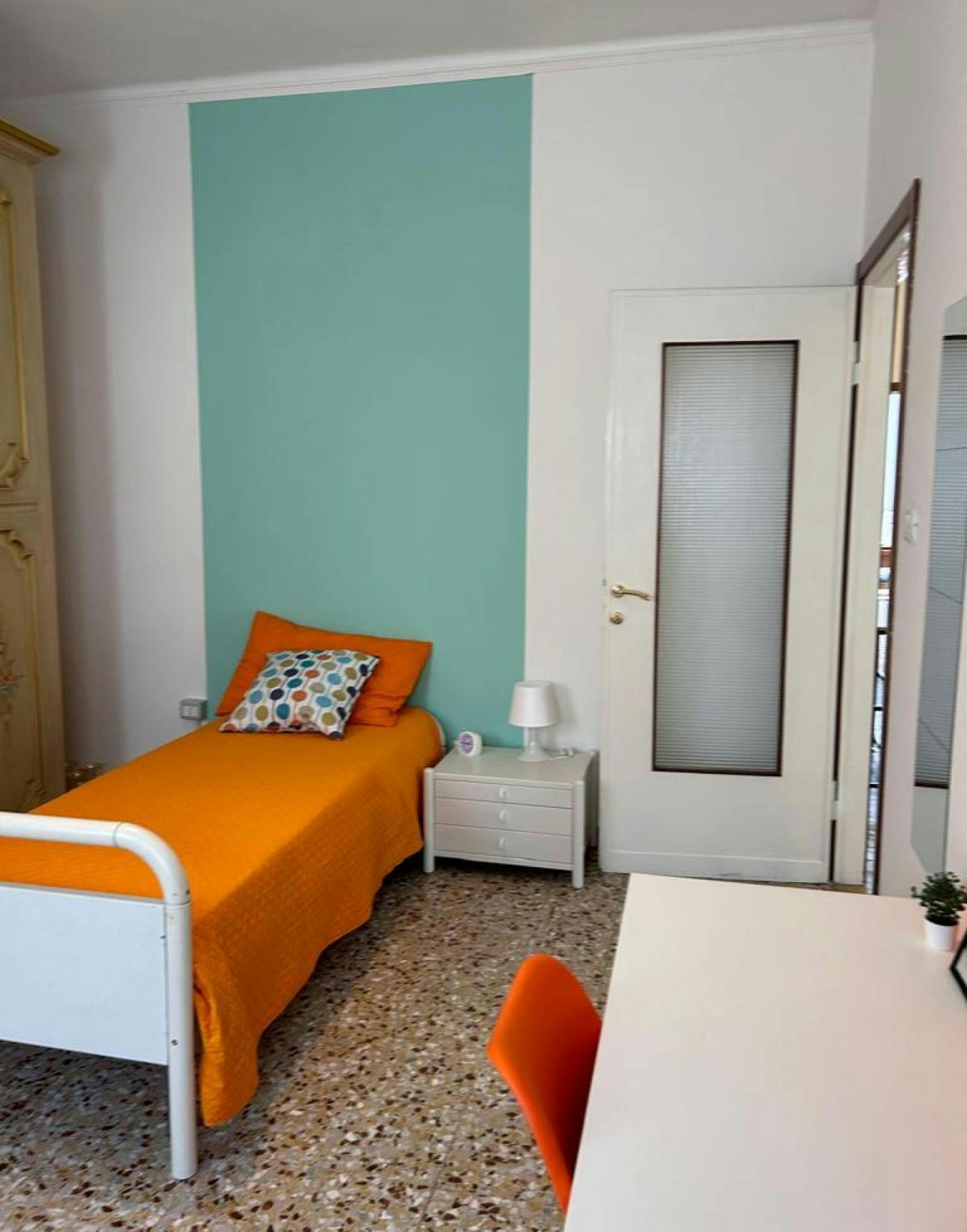 Welcoming single bedroom near Termini station 