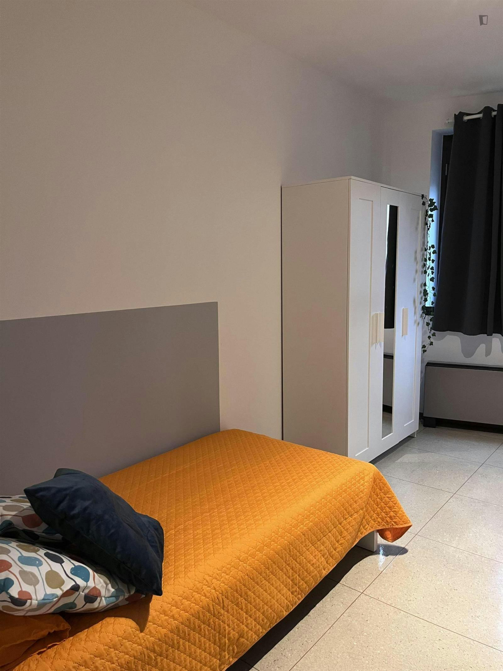 Marvellous single bedroom near the Trento Ftm trtain station 