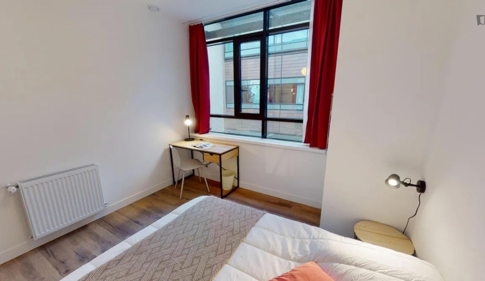Appealing double bedroom near the Bois Colombes train station 