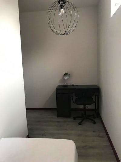 Single bedroom in a student flat, in Paranhos  - Gallery -  2