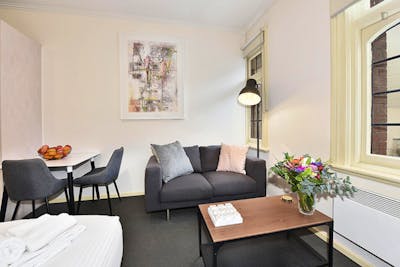 Lovely 1-bedroom apartment near Flinders Street Railway Station  - Gallery -  3