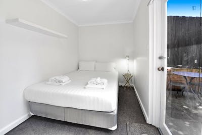 Cute 1-bedroom apartment near South Yarra Station train station  - Gallery -  1