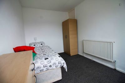 Great single bedroom in 4-bedroom flat near DLR Station  - Gallery -  3