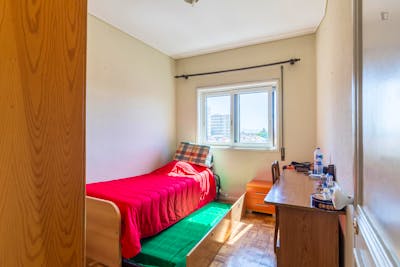 Homely single bedroom near Universidade Lusíada de Porto  - Gallery -  1
