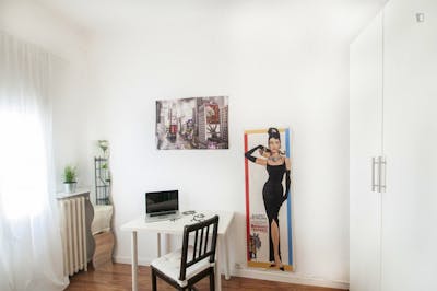Single bedroom in a 6-bedroom residence near the Principe de Vergara metro  - Gallery -  3