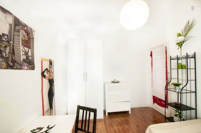 Single bedroom in a 6-bedroom residence near the Principe de Vergara metro  - Gallery -  2