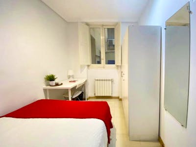 Cosy single bedroom in a 4-bedroom flat, in central Castellana  - Gallery -  3