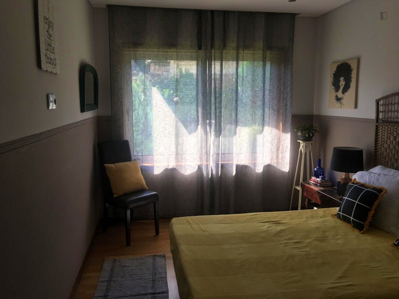 Double bedroom in a 3-bedroom apartment in Braga