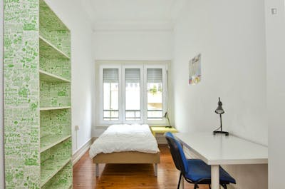 Single room in 6-bedroom apartment in central Campo Pequeno  - Gallery -  1