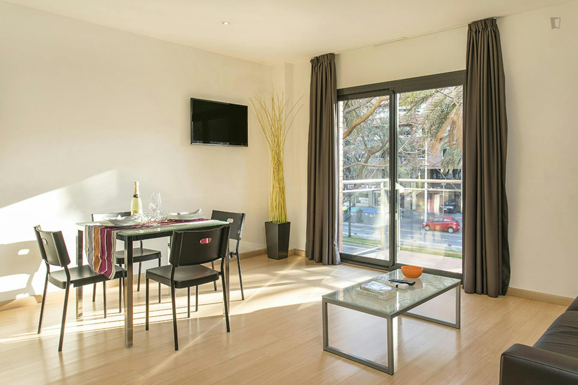 Elegant 1-bedroom apartment by the Olympic Village, in Sant Marti