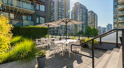 LEVEL Vancouver - Yaletown Seymour  - Gallery -  1