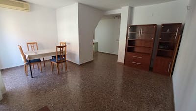 Single Bedroom in a 3 rooms apartment. Near university and beach.  - Gallery -  3