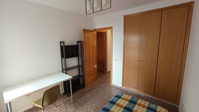 Single Bedroom in a 3 rooms apartment. Near university and beach.  - Gallery -  2