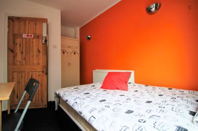 Single bedroom in 5-bedroom flat close to Poplar Dlr station   - Gallery -  3