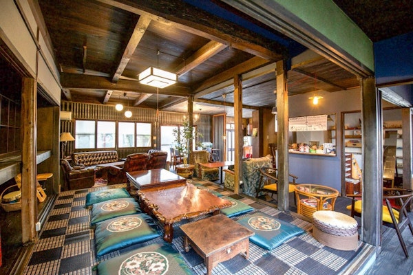 Traditional Styled House w/ Coworking + Manga Room + Bar