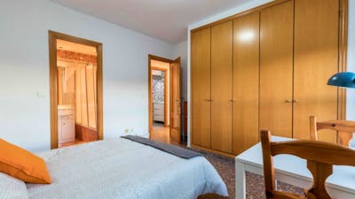 Great double bedroom in Malilla  - Gallery -  3