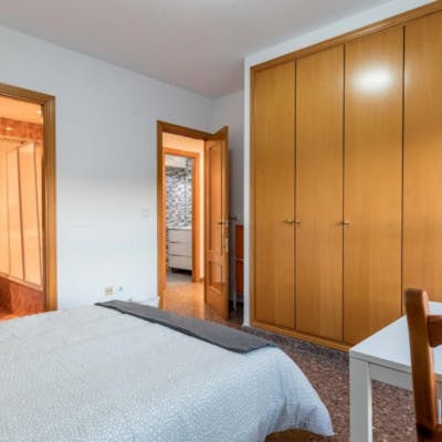 Great double bedroom in Malilla  - Gallery -  3
