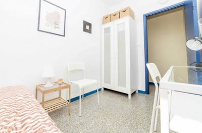Welcoming single bedroom in El Pla del Real  - Gallery -  3