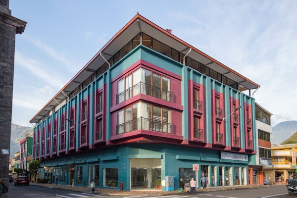 Vibrant Renovated Building w/ Rooftop Terrace + Coworking