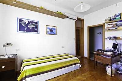 Lovely single ensuite bedroom close to Giardino Mons. Enelio Franzoni  - Gallery -  2