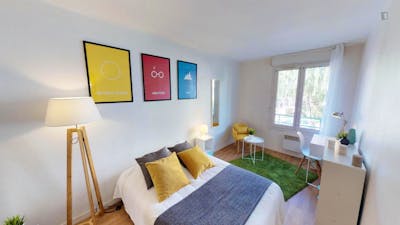 Bright double bedroom in Vieux-Lille