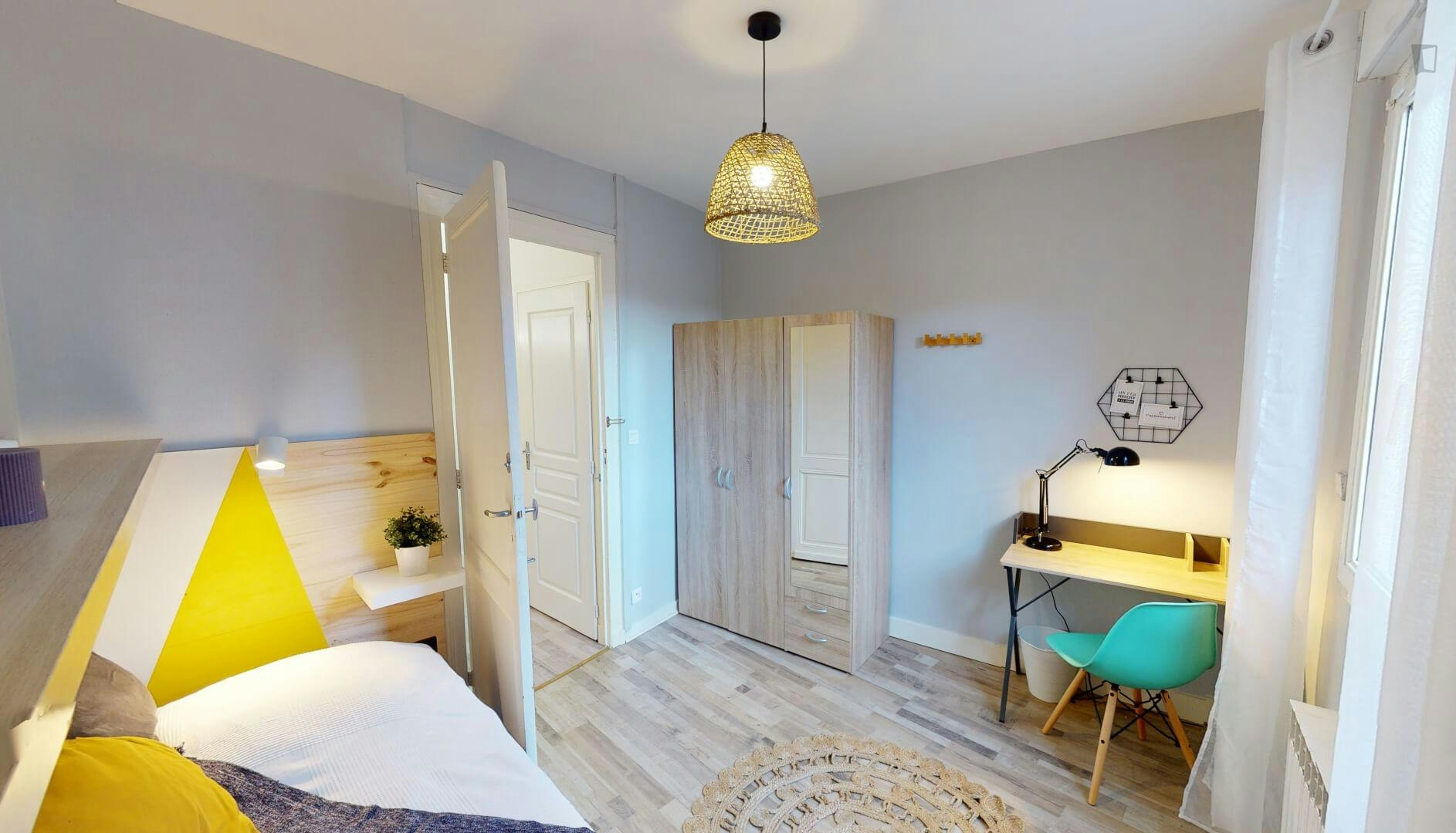 Cozy double bedroom in Capucins - Victoire