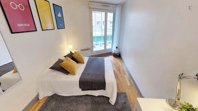 Lovely double bedroom in Vieux-Lille