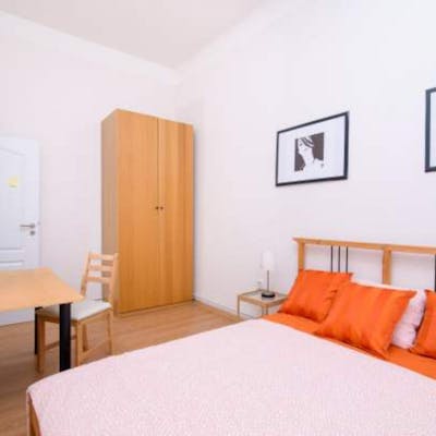 Colourful double bedroom in Karlín  - Gallery -  2