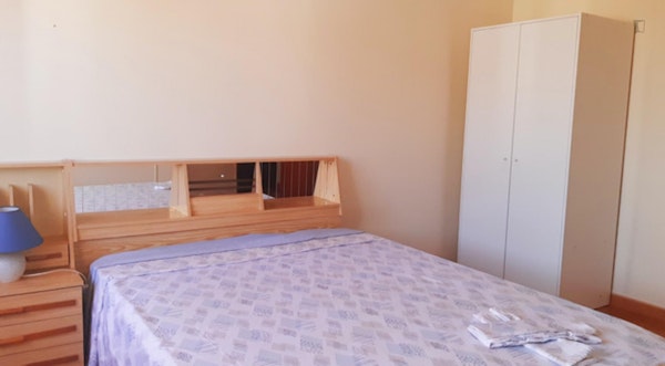 Double bedroom in a 3-bedroom apartment near Parque da Bela Vista