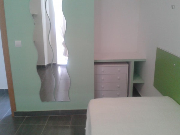 Humble single bedroom close to Universidad de Cádiz